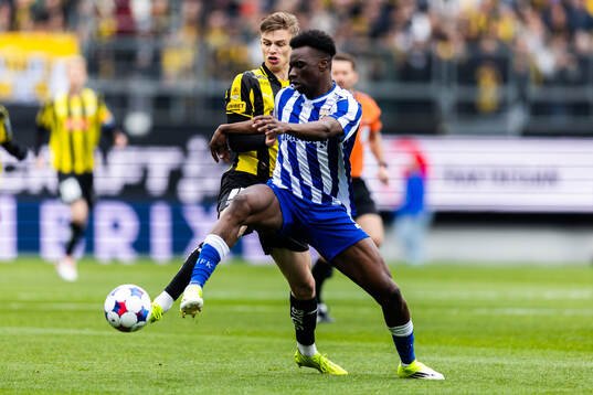 Häckens Adrian Svanbäck och IFK Göteborgs Rockson Yeboah