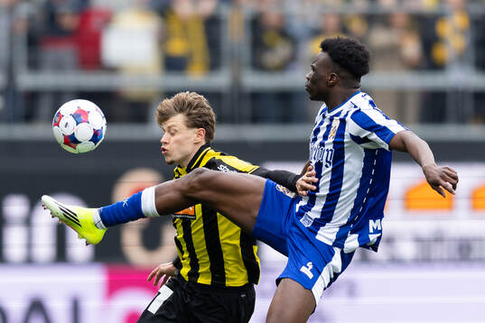 Häckens Gustav Lindgren och IFK Göteborgs Rockson Yeboah