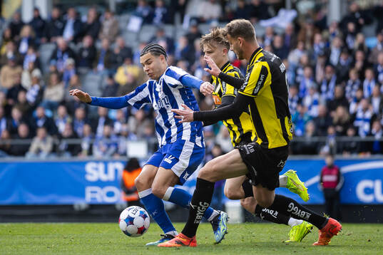 IFK Göteborgs Alexander Jallow mot Häckens Adrian