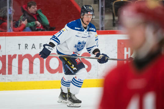 Karlskogas Adam Rockwood innan ishockeymatchen i