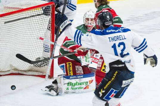 Modos målvakt Jakob Hellsten släpper in 1-2