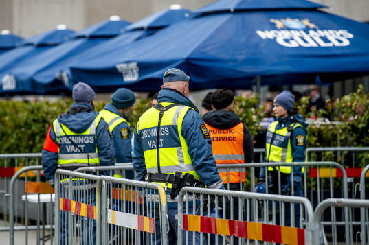 Ordningsvakter utanför Eleda stadion