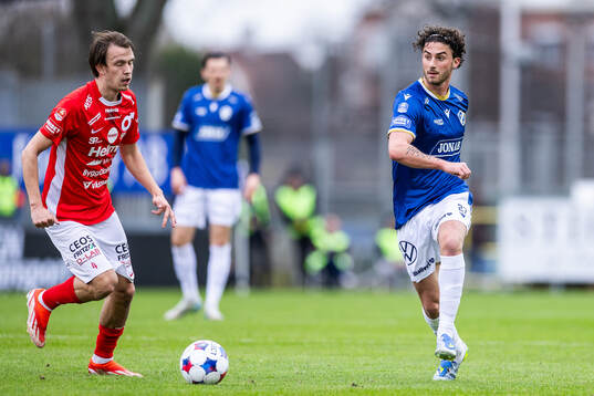 Degerfors Kazper Karlsson och Halmstads Rocco Ascone