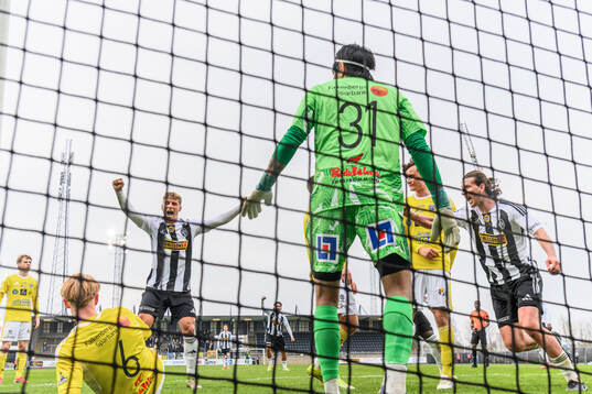 Landskronas Tobias Karlsson och Andreas Murbeck jublar