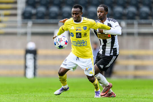 Falkenbergs Wanbe Godwin Aguda och Landskronas Max'Med Omar