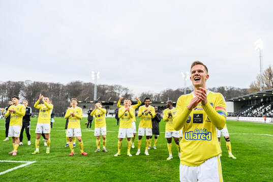 Falkenbergs Tim Stålheden jublar