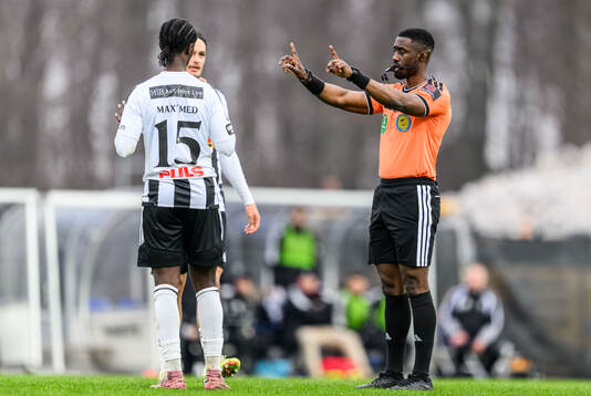 Domare Fredrik Oppong