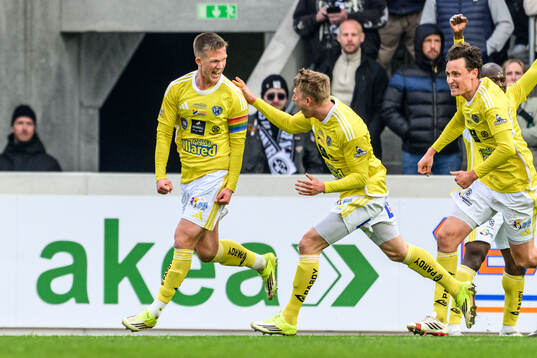 Falkenbergs Tim Stålheden jublar
