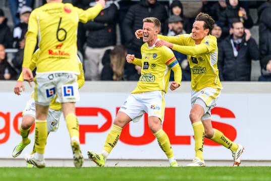 Falkenbergs Tim Stålheden jublar