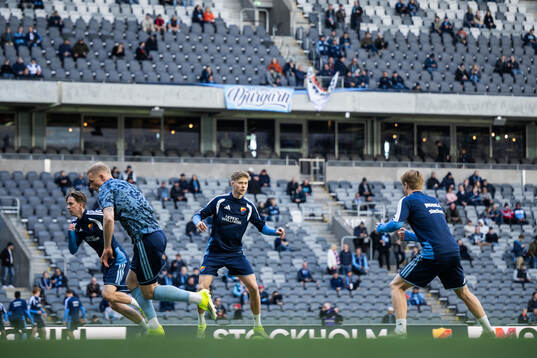 Djurgårdens spelare värmer upp