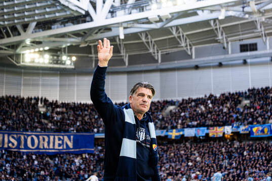 Djurgårdens sportchef Bosse Andersson tackas av