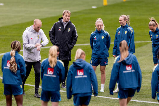 Head coach Tony Gustavsson of Sweden at a training session