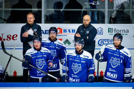 Karlskogas tränare Dennis Hall