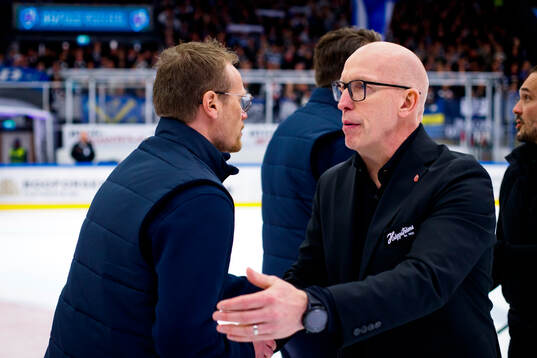 Modos huvudtränare Fredrik Andersson