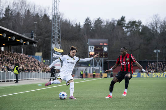 AIKs Charlie Pavey och Brommapojkarnas Obilor Denzel Okeke