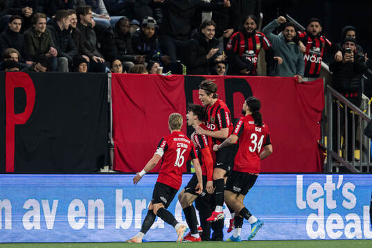 Brommapojkarnas Mads Kristian Hansen jublar