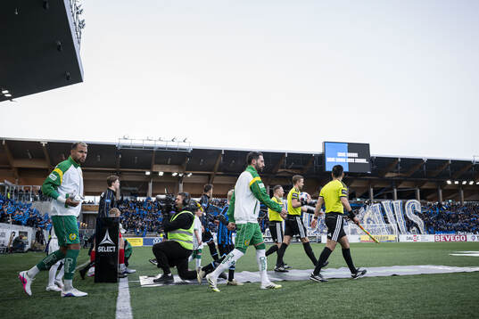 Sirius och Hammarbys spelare gör entré