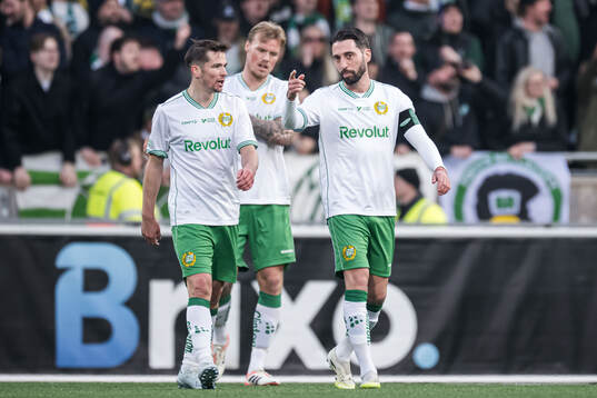 Hammarbys Oscar Johansson Schellhas och Nahir Besara deppar