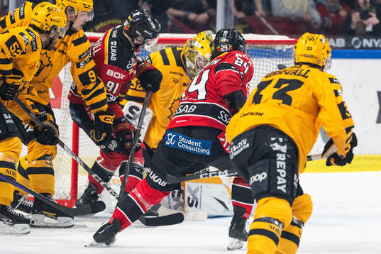 Luleås Brendan Shinnimin gör 1-0
