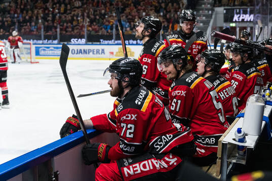 Luleås Ben Tardif och Markus Nurmi deppar