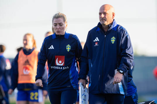 Linda Sembrant and head coach Magnus Wikman of Sweden