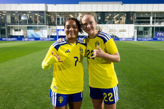 Evelina Duljan and Mathilde Janzen of Sweden celebrate