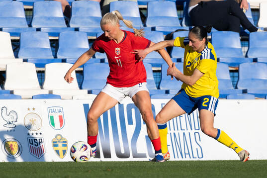 Thea Kyvåg of Norway and Nesrin Akgun of Sweden