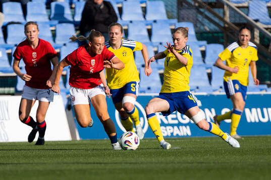 Julie Jorde of Norway and My Cato of Sweden