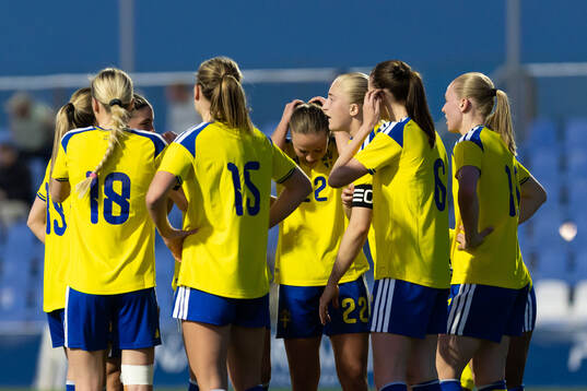 Mathilde Janzen of Sweden celebrates