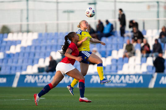 Josefine Birkelund of Norway and Matilda Nildén of Sweden