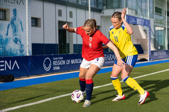 Emilie Østerås of Norway and Maja Bodin of Sweden
