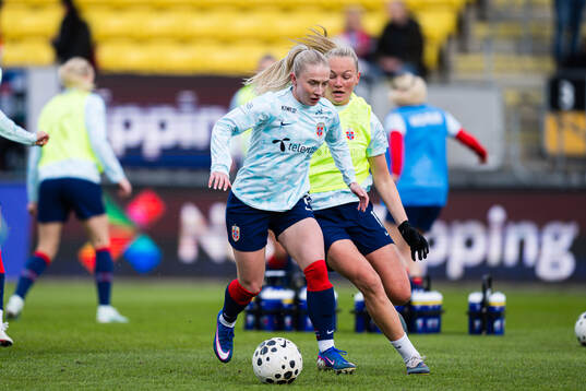 Thea Bjelde of Norway warms up