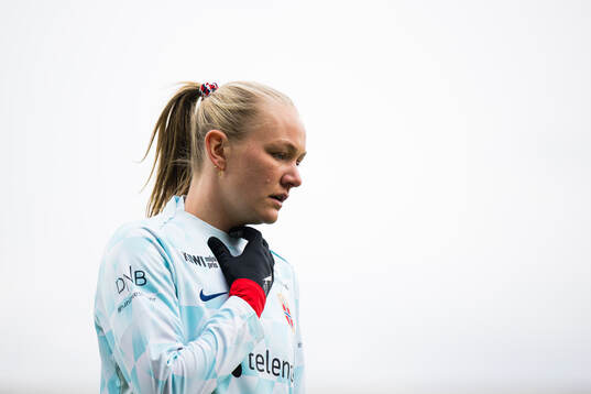 Frida Maanum of Norway warms up