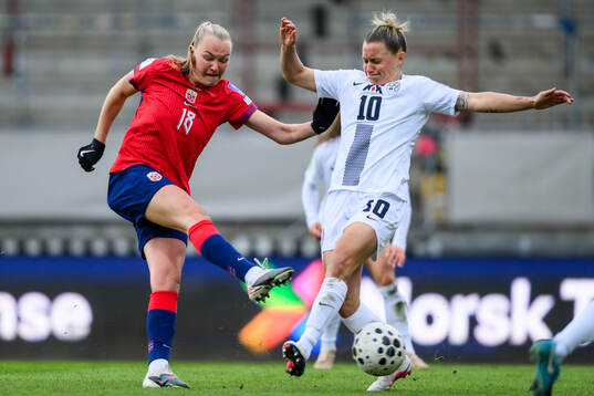 Frida Maanum of Norway and Dominika Conc of Slovenia