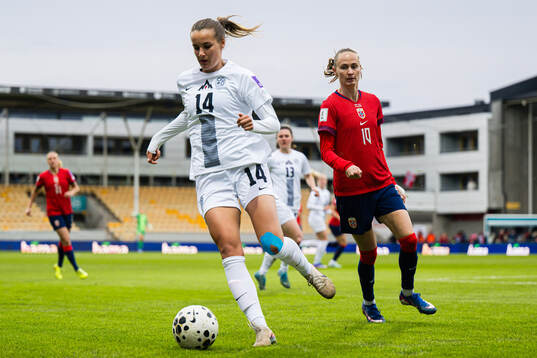 Tinkara Testen of Slovenia and Caroline Graham Hansen of