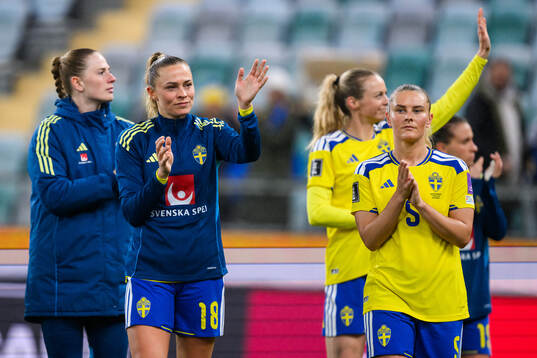 Fridolina Rolfö and Amanda Nildén of Sweden