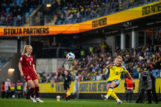 Sofie Bredgaard of Denmark and Amanda Nildén of Sweden