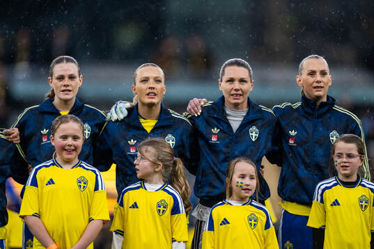 Sofia Reidy, Smilla Holmberg, goalkeeper Jennifer Falk and