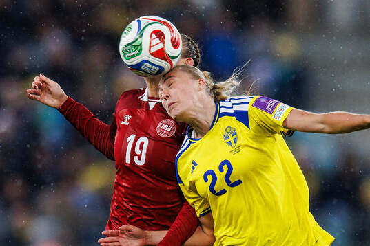 Cecilie Fløe of Denmark and Elma Junttila Nelhage of Sweden