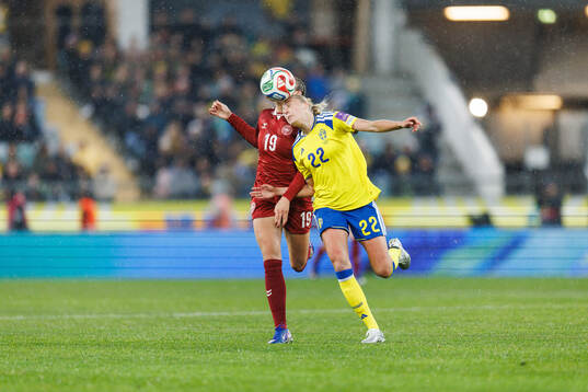 Cecilie Fløe of Denmark and Elma Junttila Nelhage of Sweden