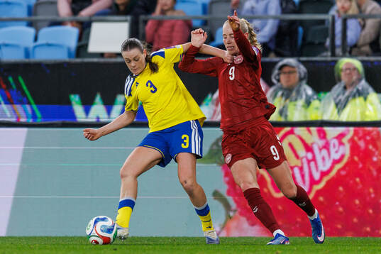 Sofia Reidy of Sweden and Amalie Vangsgaard of Denmark