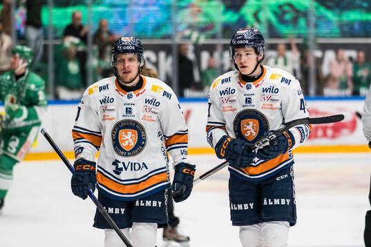 Växjös Eemeli Suomi och Leo Sahlin Wallenius deppar