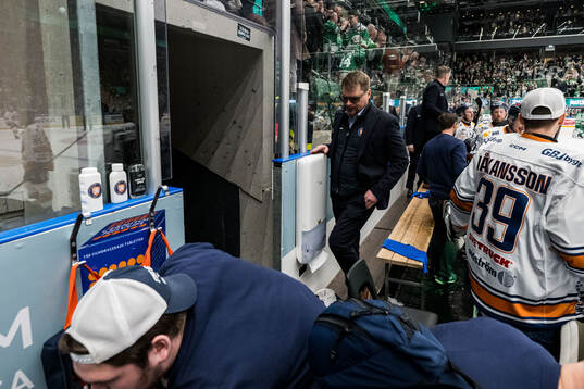 Växjös tränare Björn Hellkvist deppar