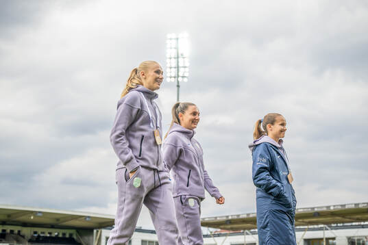 Goalkeeper Selma Panengstuen, Vilde Bøe Risa and Guro