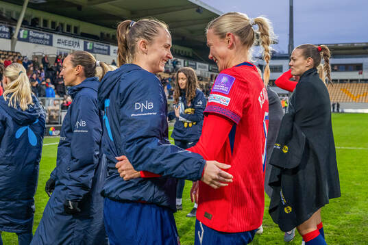 Caroline Graham Hansen and Guro Bergsvand of Norway