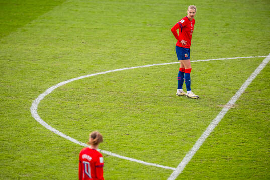 Ada Hegerberg and Caroline Graham Hansen of Norway