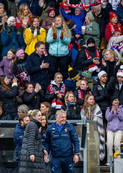 Head coach Gemma Grainger of Norway celebrates with