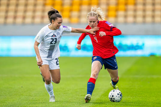 Maja Sternad of Slovenia and Julie Blakstad of Norway