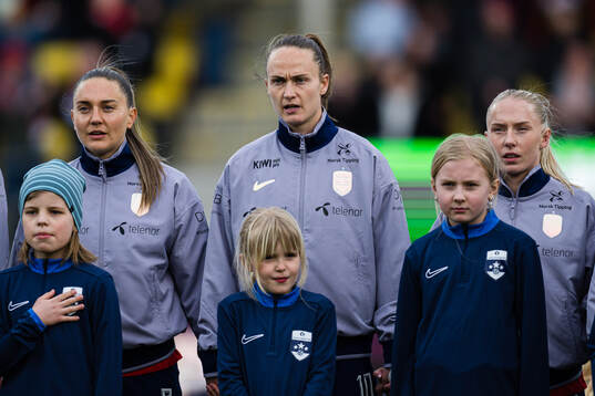 Vilde Bøe Risa, Caroline Graham Hansen and Thea Bjelde of