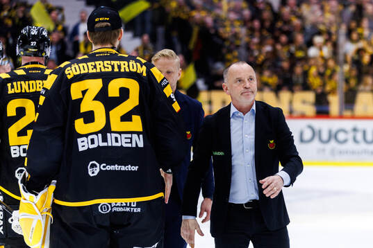 Luleås tränare Thomas Berglund deppar